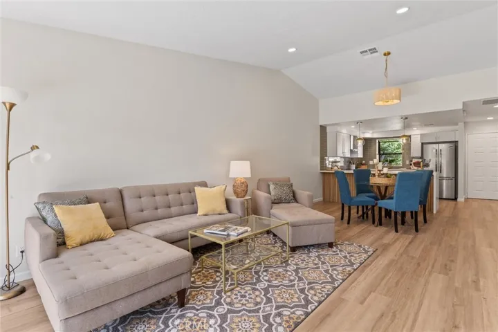 605 Woodcrest Lane E, Palm Desert, California 92260