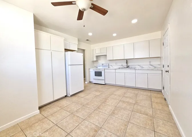 kitchen eating area