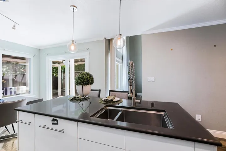 7409 Rolling Hills Cir, Dublin, California 94568