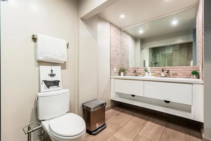 7409 Rolling Hills Cir, Dublin, California 94568