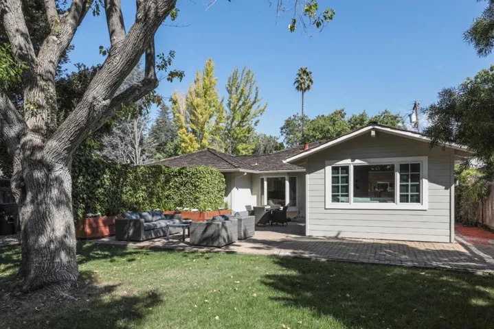 284 Langton Avenue, Los Altos, California 94022