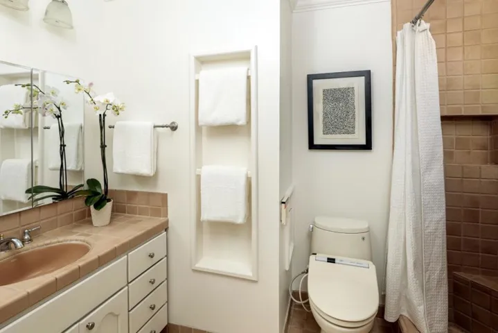 284 Langton Avenue, Los Altos, California 94022