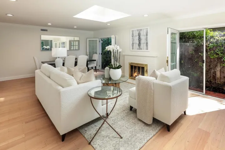 284 Langton Avenue, Los Altos, California 94022