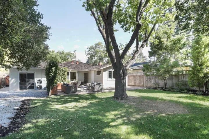 284 Langton Avenue, Los Altos, California 94022