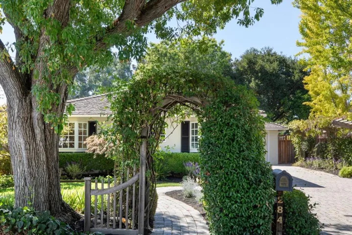 284 Langton Avenue, Los Altos, California 94022