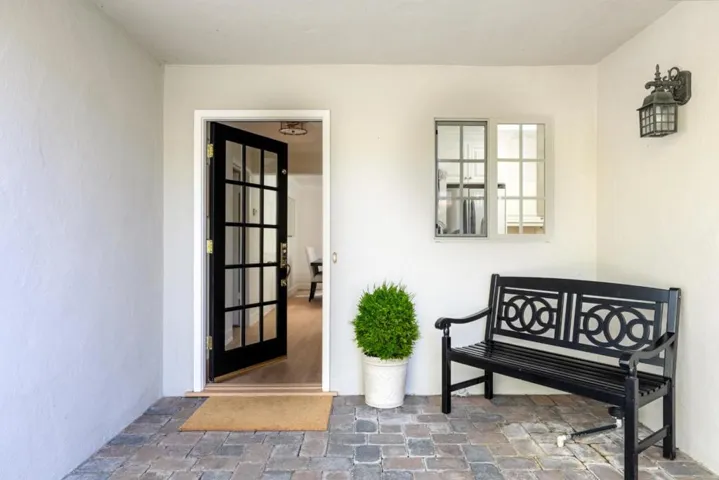 284 Langton Avenue, Los Altos, California 94022