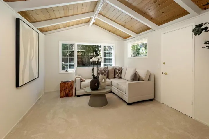 284 Langton Avenue, Los Altos, California 94022