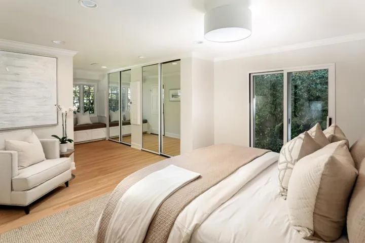 284 Langton Avenue, Los Altos, California 94022