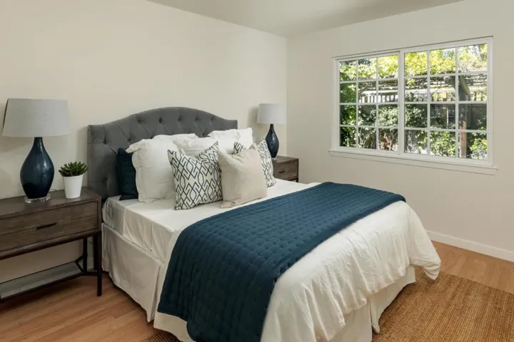 284 Langton Avenue, Los Altos, California 94022
