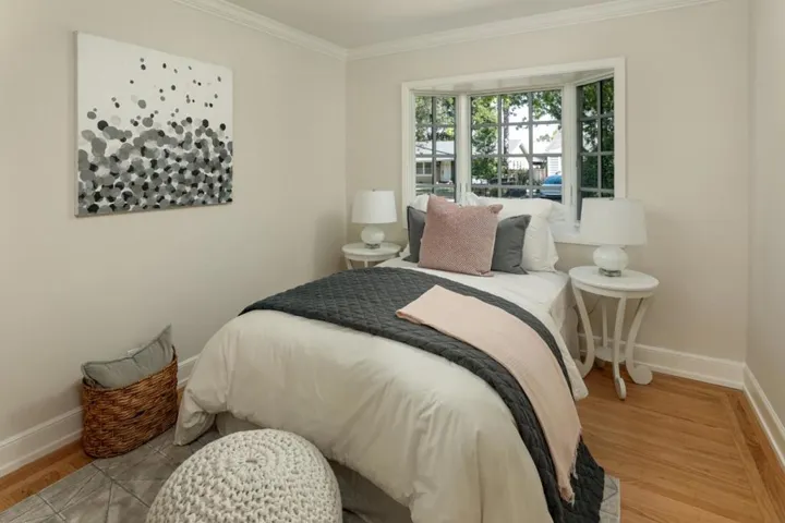 284 Langton Avenue, Los Altos, California 94022