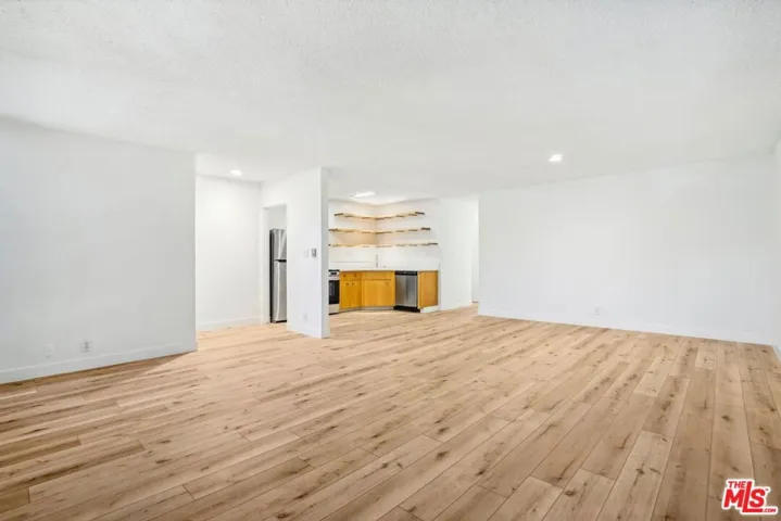 9000 Clifton Way 6, Beverly Hills, California 90211