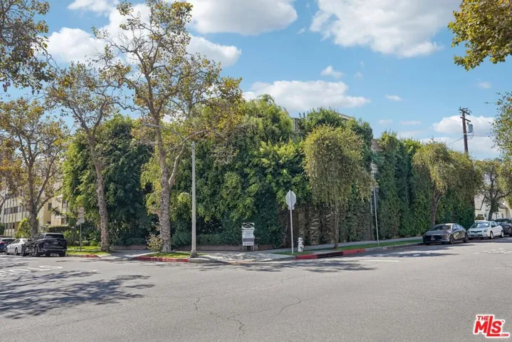 9000 Clifton Way 6, Beverly Hills, California 90211