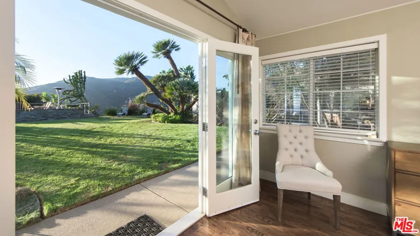 843 Enchanted Way, Pacific Palisades, California 90272