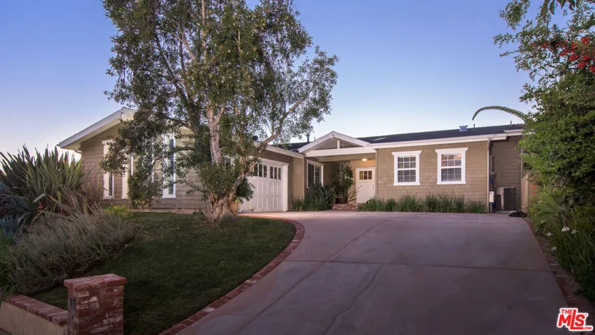 843 Enchanted Way, Pacific Palisades, California 90272