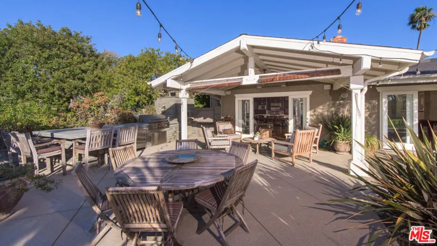 843 Enchanted Way, Pacific Palisades, California 90272