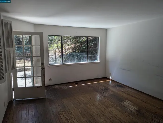 7460 Woodrow Dr, Oakland, California 94611