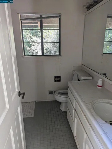 7460 Woodrow Dr, Oakland, California 94611