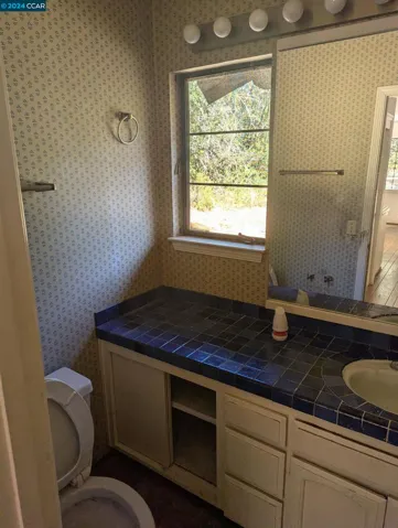 7460 Woodrow Dr, Oakland, California 94611