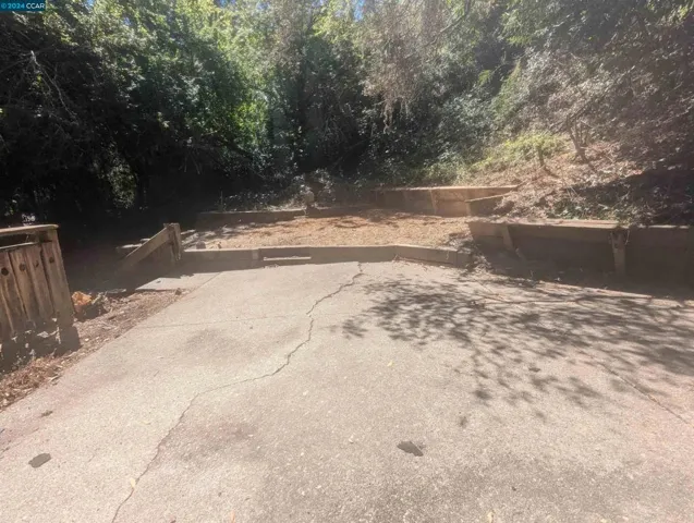 7460 Woodrow Dr, Oakland, California 94611