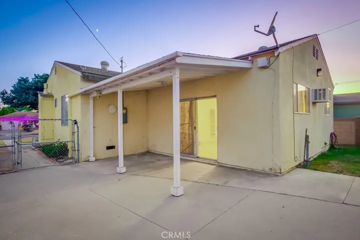 5767 Mckinley Avenue, South Gate, California 90280