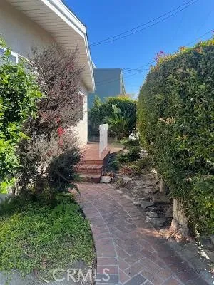 Entry to front door