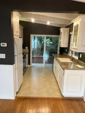 Entry to Kitchen from great room
