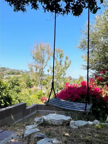 Property brims with picture-perfect spots for taking family photos.