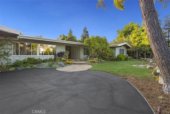 4735 Viviana Drive, Tarzana, California 91356