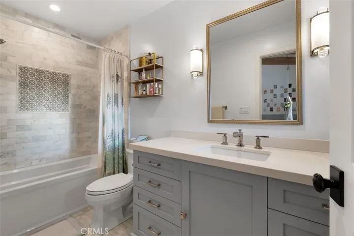 En-suite bathroom