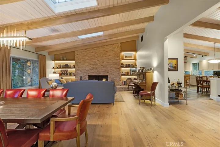 Dining/living room