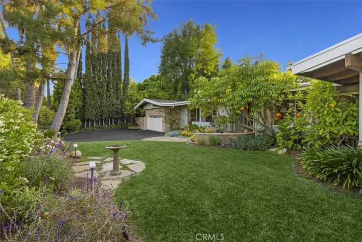 4735 Viviana Drive, Tarzana, California 91356