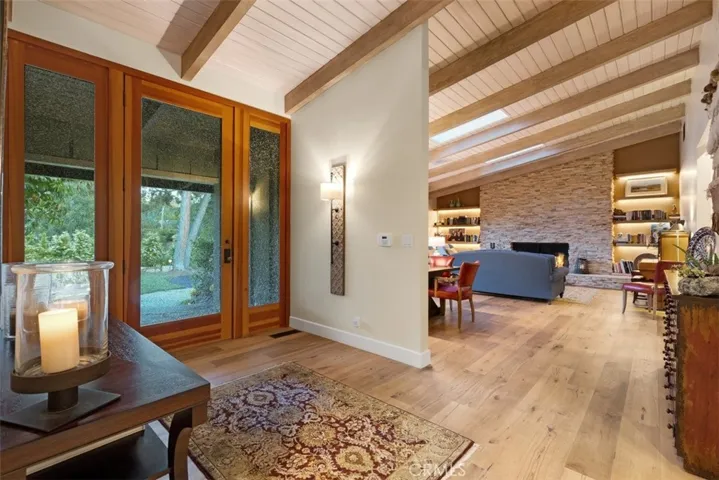 4735 Viviana Drive, Tarzana, California 91356