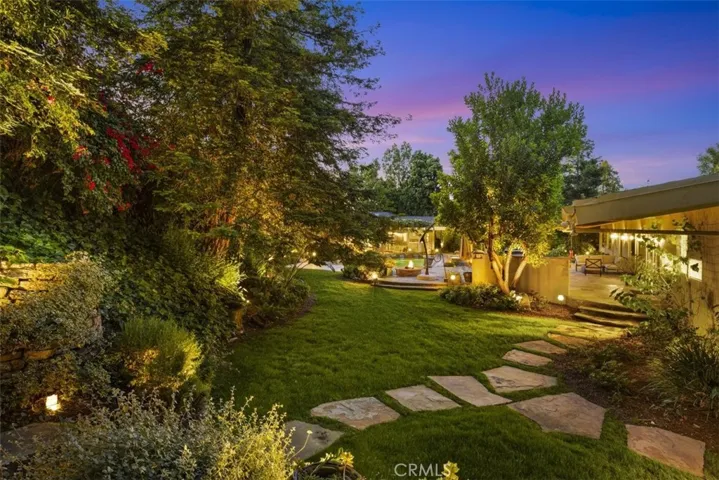 4735 Viviana Drive, Tarzana, California 91356