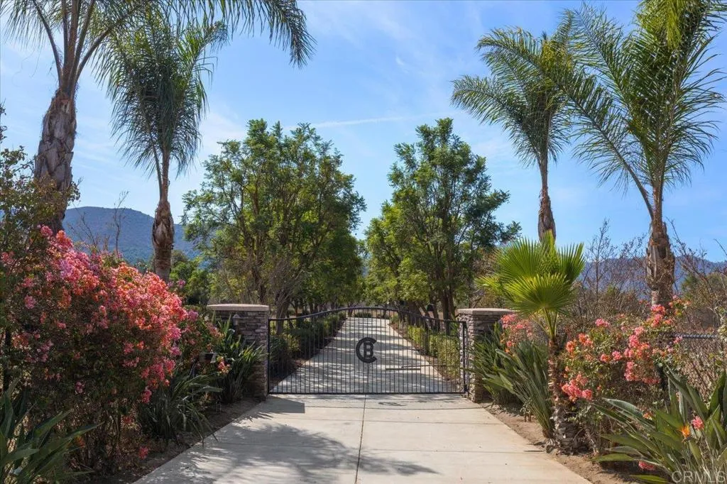17141 San Pasqual Valley Road, Escondido, California 92027 home-pic-4