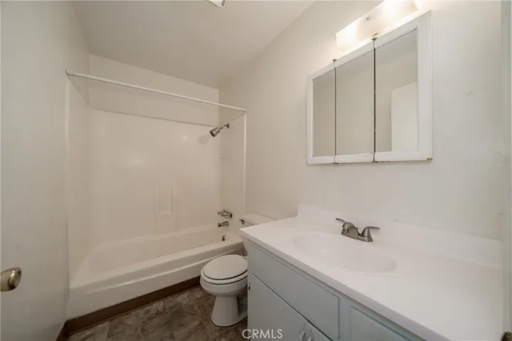 15 Royale Avenue, Lakeport, California 95453