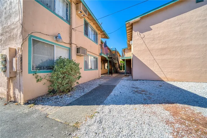 15 Royale Avenue, Lakeport, California 95453