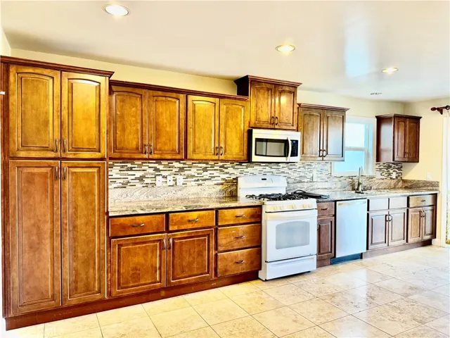 3529 Walnut Avenue, Manhattan Beach, California 90266