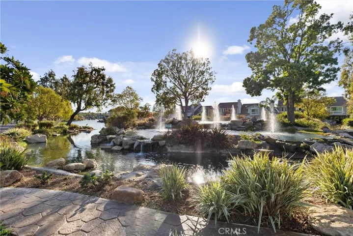 EAST LAKE WATER FOUNTAINS - BEAUTIFUL