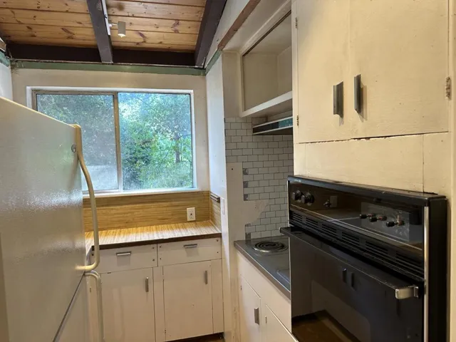 881 Hillcrest Drive, Felton, California 95018