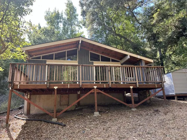 881 Hillcrest Drive, Felton, California 95018
