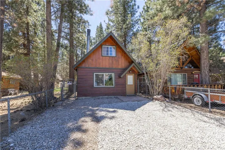 726 Maltby Boulevard, Big Bear City, California 92314