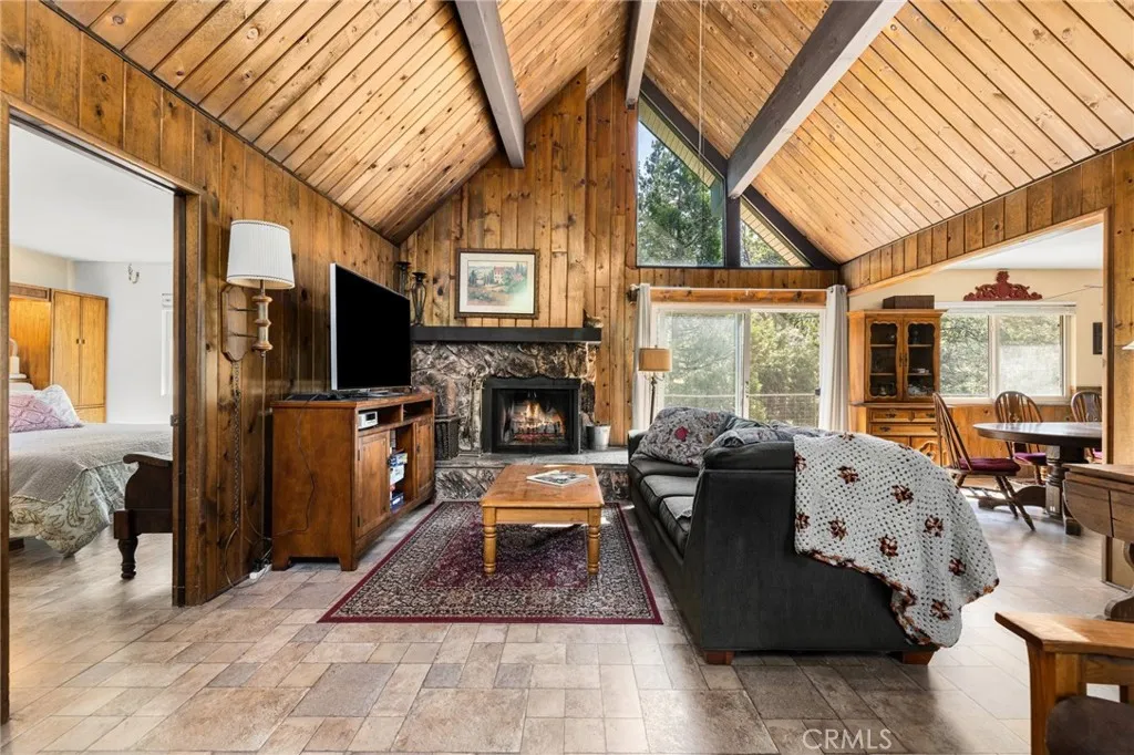 175 Golf Course Road, Lake Arrowhead, California 92317 home-pic-3