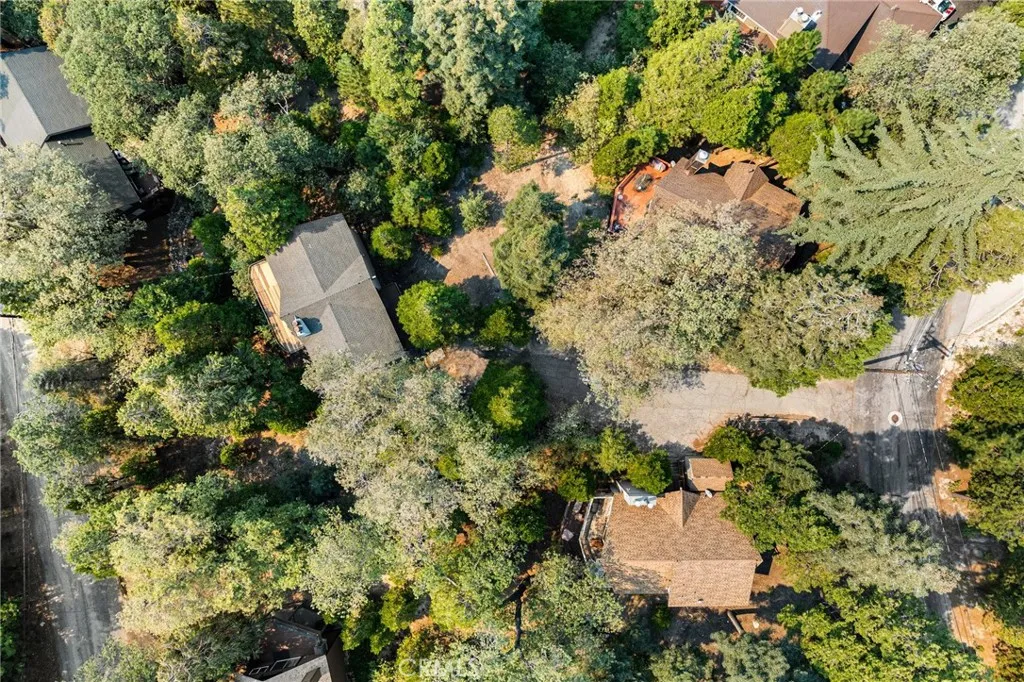 175 Golf Course Road, Lake Arrowhead, California 92317 home-pic-23