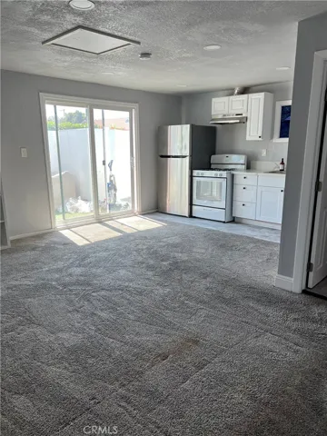 7068 Calvin Avenue, Reseda, California 91335