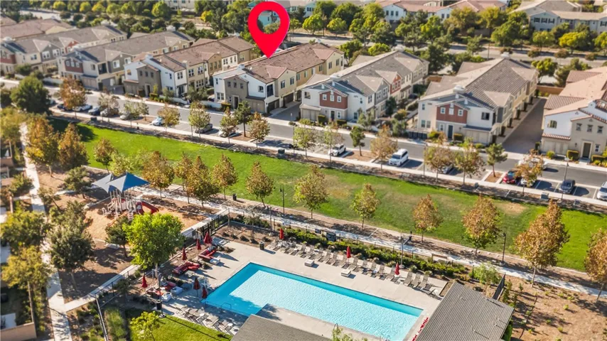 A quick walk to the Cherry Park pool & playground in the New Haven community. Resort style everyday living!