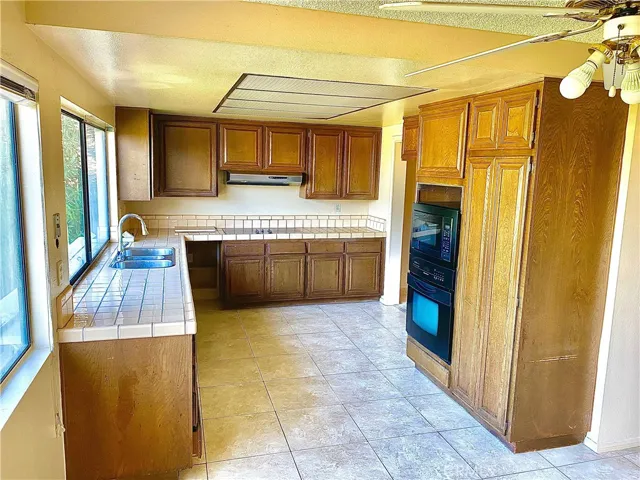 941 S Boone Circle, Anaheim Hills, California 92807