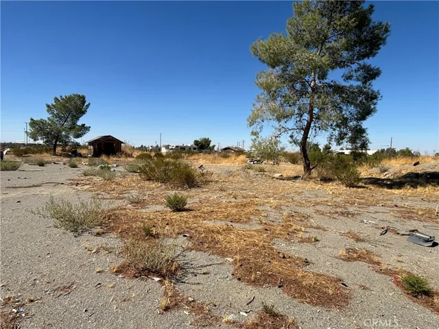 4366 Salerno Road, Phelan, California 92371