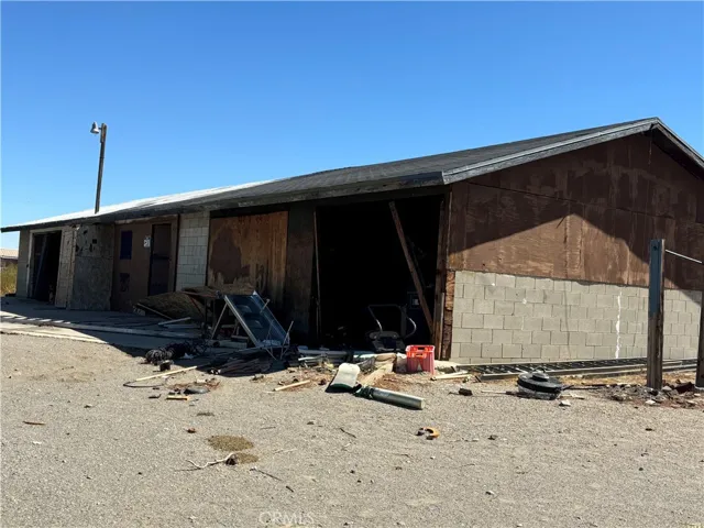 4366 Salerno Road, Phelan, California 92371