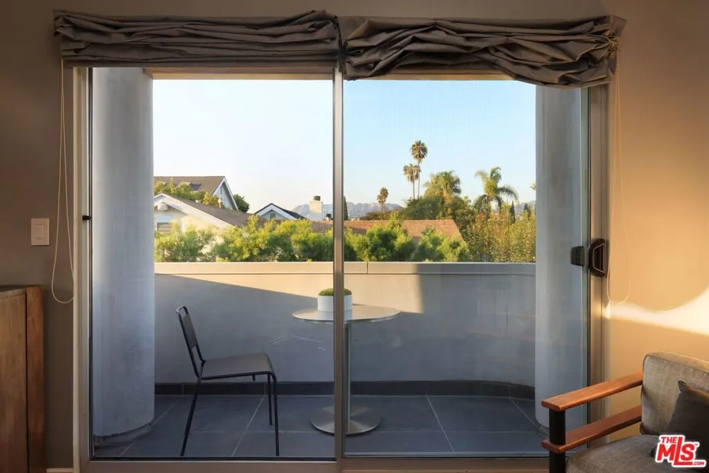 507 N Lucerne Boulevard, Los Angeles, California 90004 home-pic-30