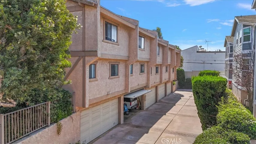 2610 Ruhland Avenue 5, Redondo Beach, California 90278